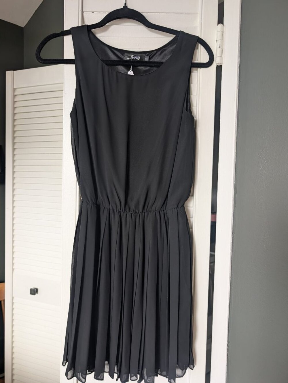 ✨Vintage✨ Y2K Sky Black Pleated Chiffon Dress (Small)